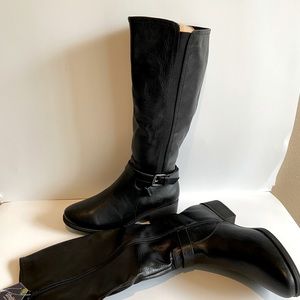 Gorgeous knee high boots. Good quality